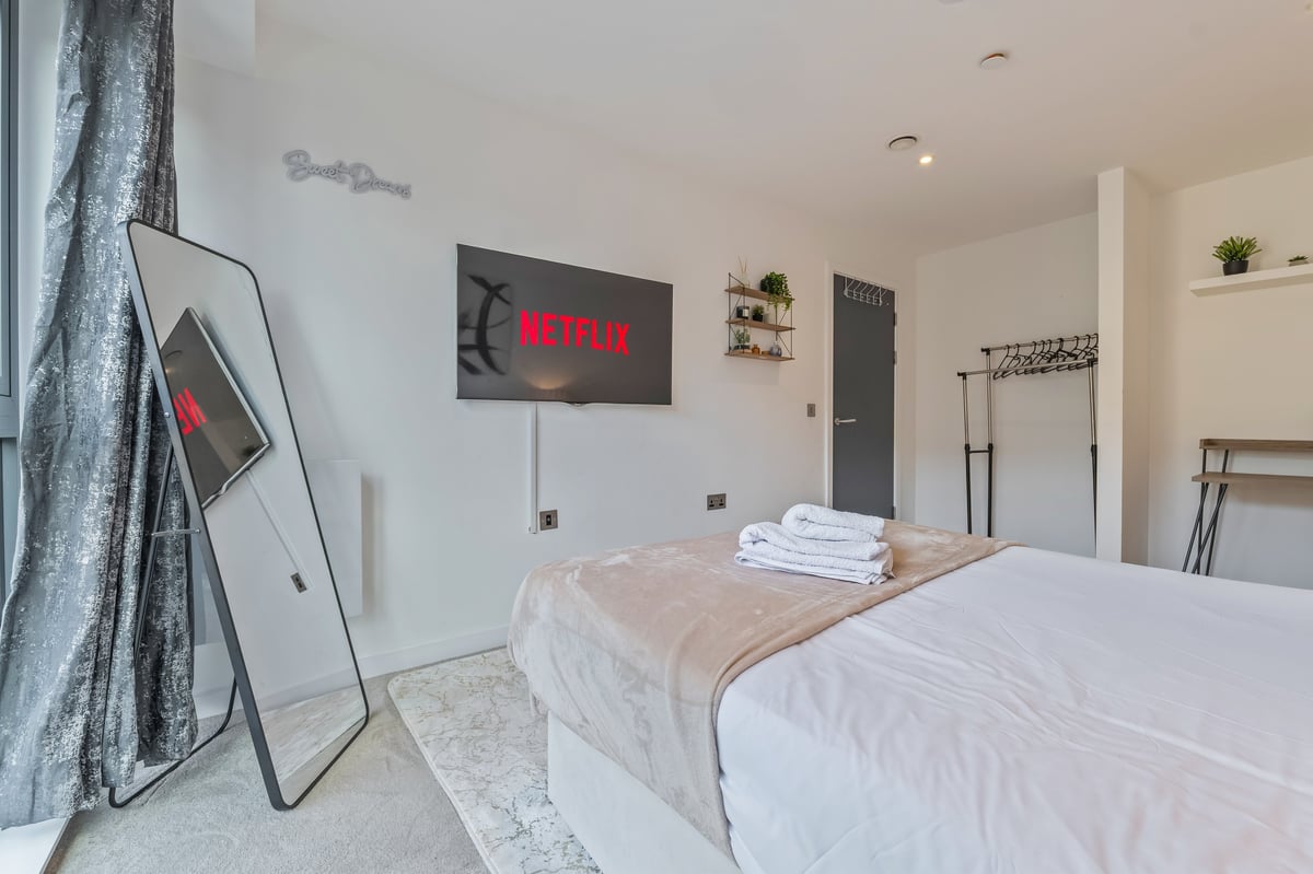 Aspire Apartment in Slough — photograph 6