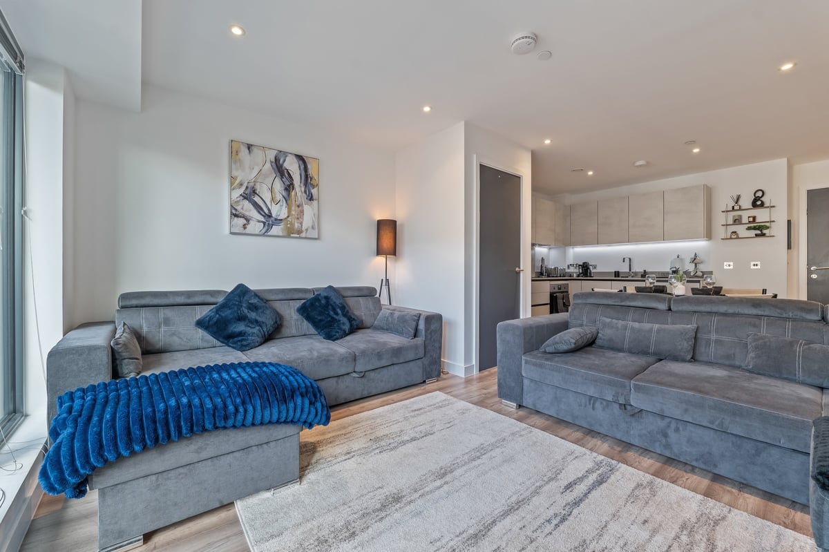 Aspire Apartment in Slough — photograph 10
