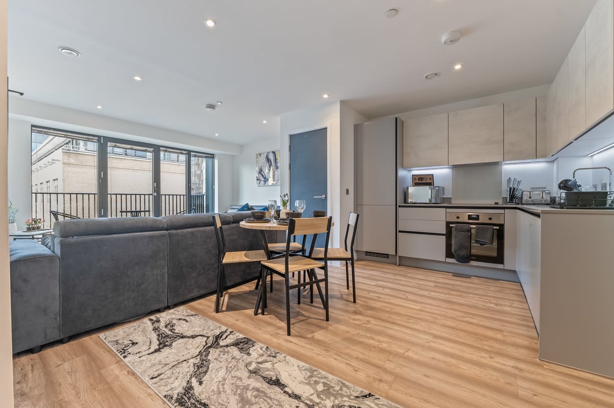 Aspire Apartment in Slough — photograph 7