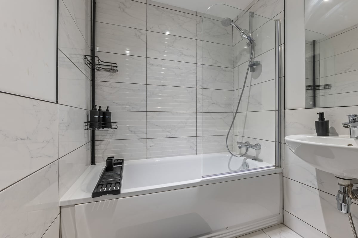 Aspire Apartment in Slough — photograph 20