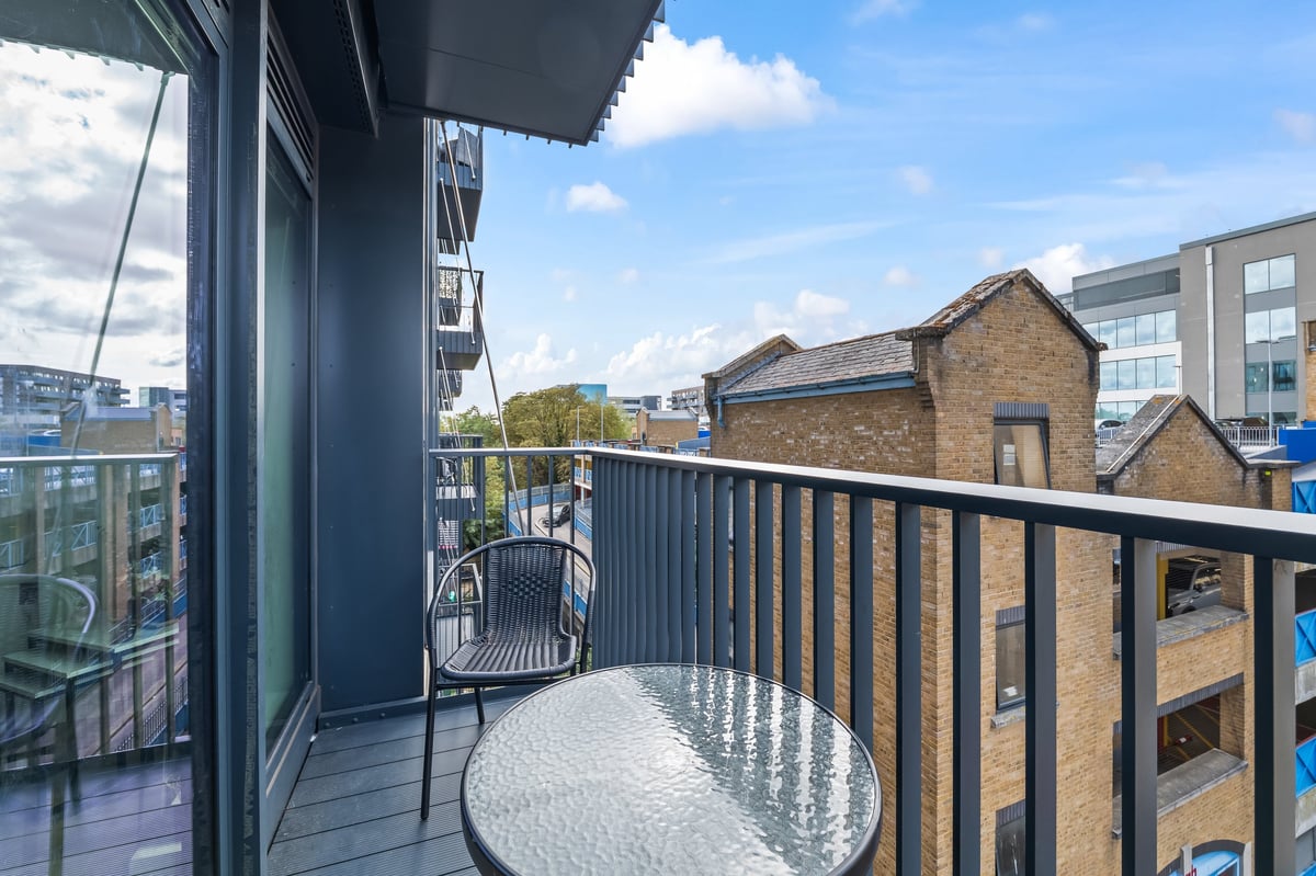Aspire Apartment in Slough — photograph 34